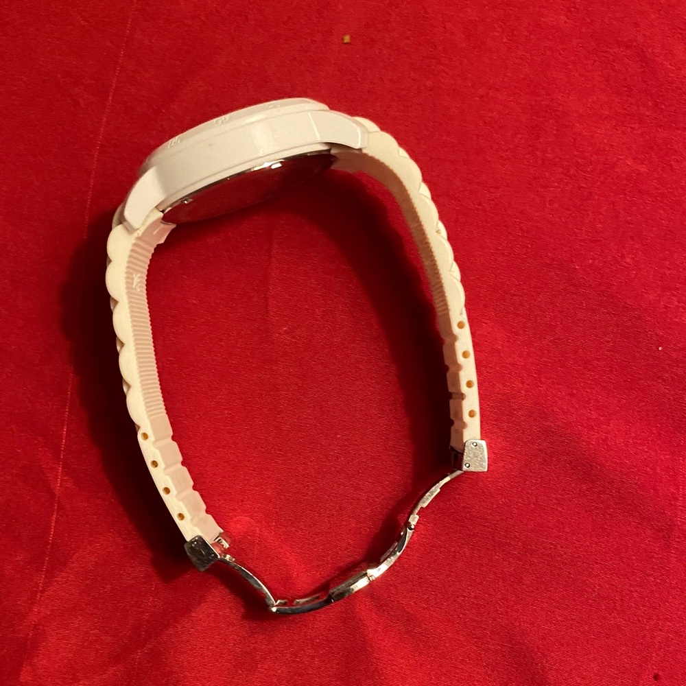 Hugo Boss White -Out Watch collection was just fixed new battery and - Picture 5 of 9